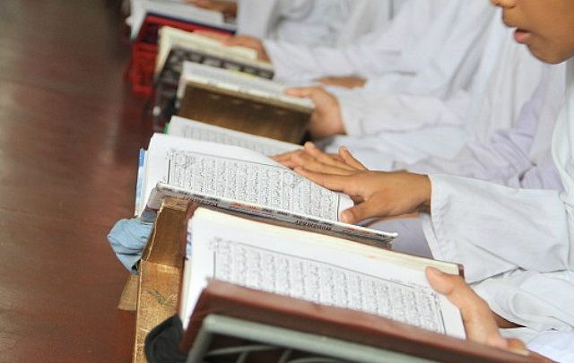 Contoh Mukodimah Khotmil Qur'an dalam Bahasa Sunda - SENANG BERBAGI